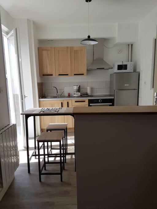 Agreable Appartement Lumineux Au Centre-Ville Oyonnax Exterior photo